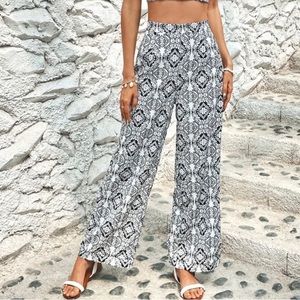 Wide Leg Pants in Black